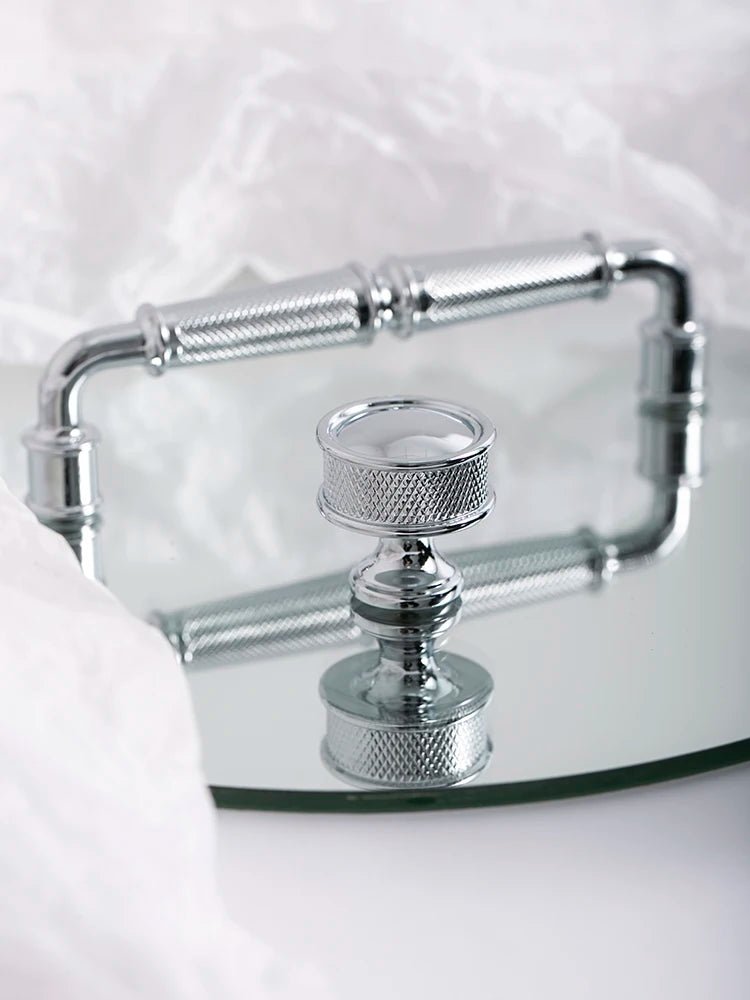 Modern Brass T-Bar Handle – Diamond-Cut Grip
