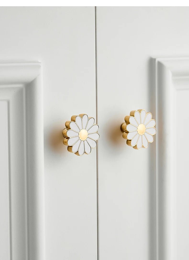 Decorative Flower Knob - Brass Drawer Handle