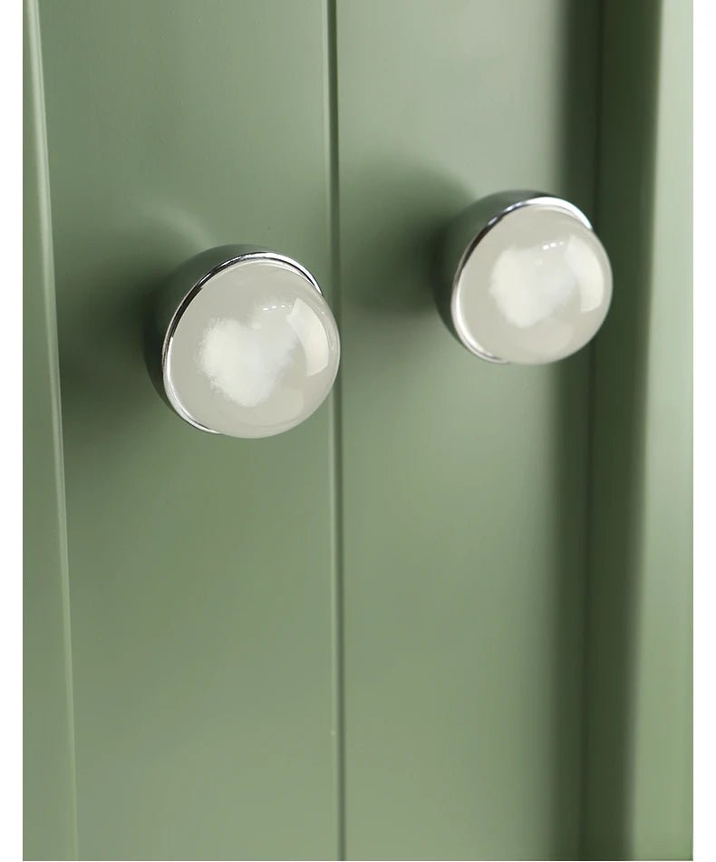 Sleek Crystal Clear Knobs – Brass Accent Pull Handles for Drawers