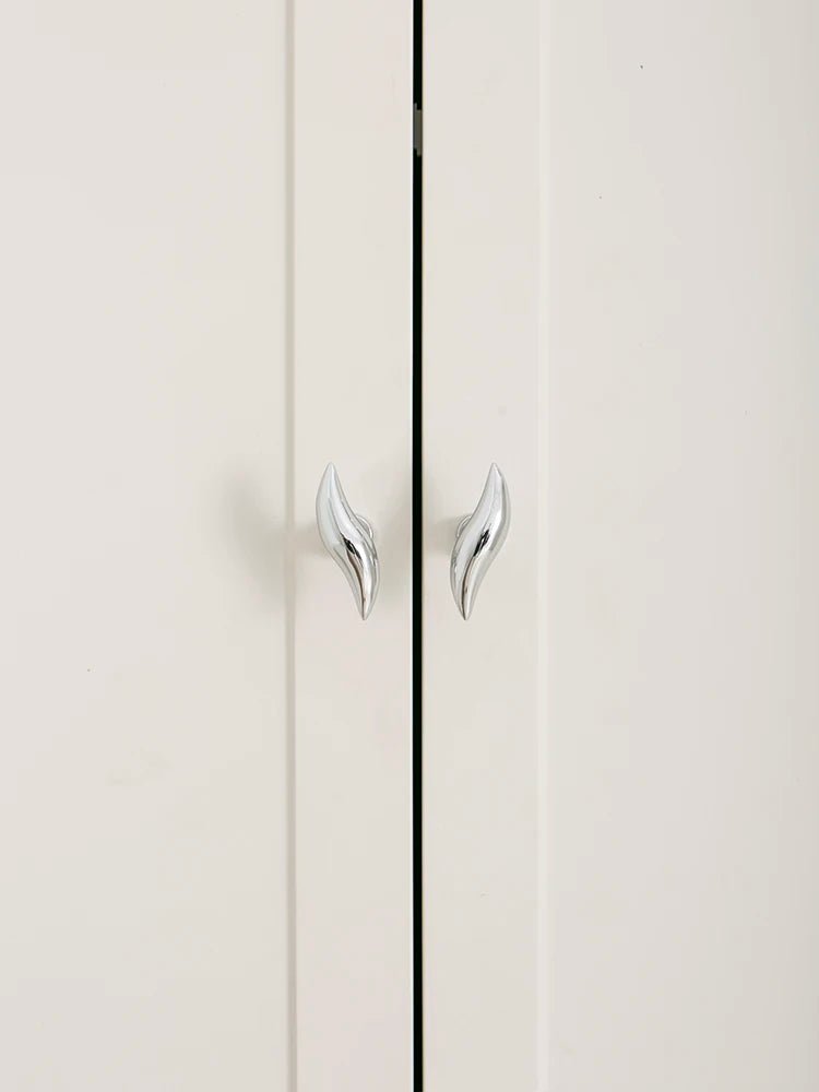 Premium Horn-Shaped Brass Knobs – 5" Pulls for Modern Cabinets