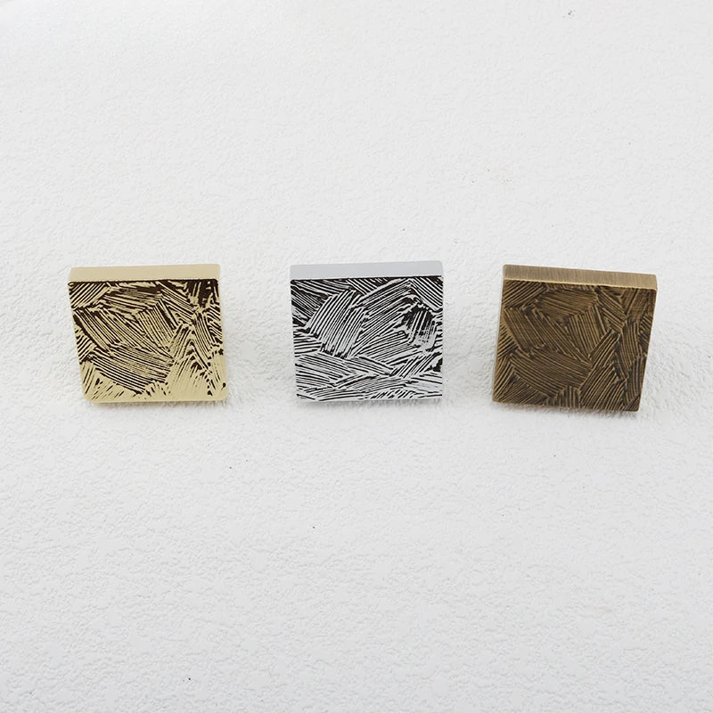 High-Quality Vintage Brass Pull – Vertical Pattern Design for Furniture