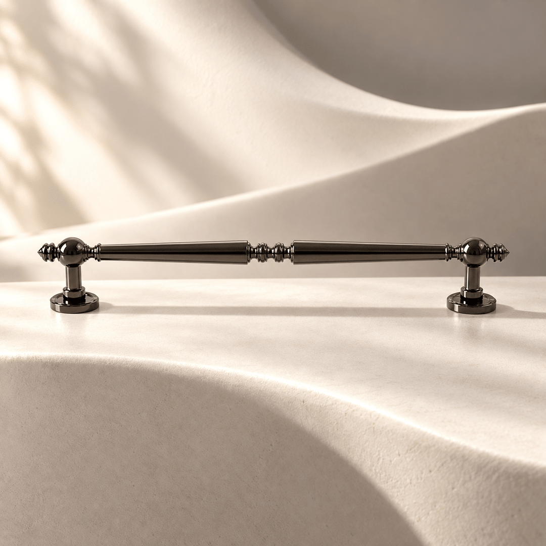 Dark French 192 mm CTC pull — warm ivory studio