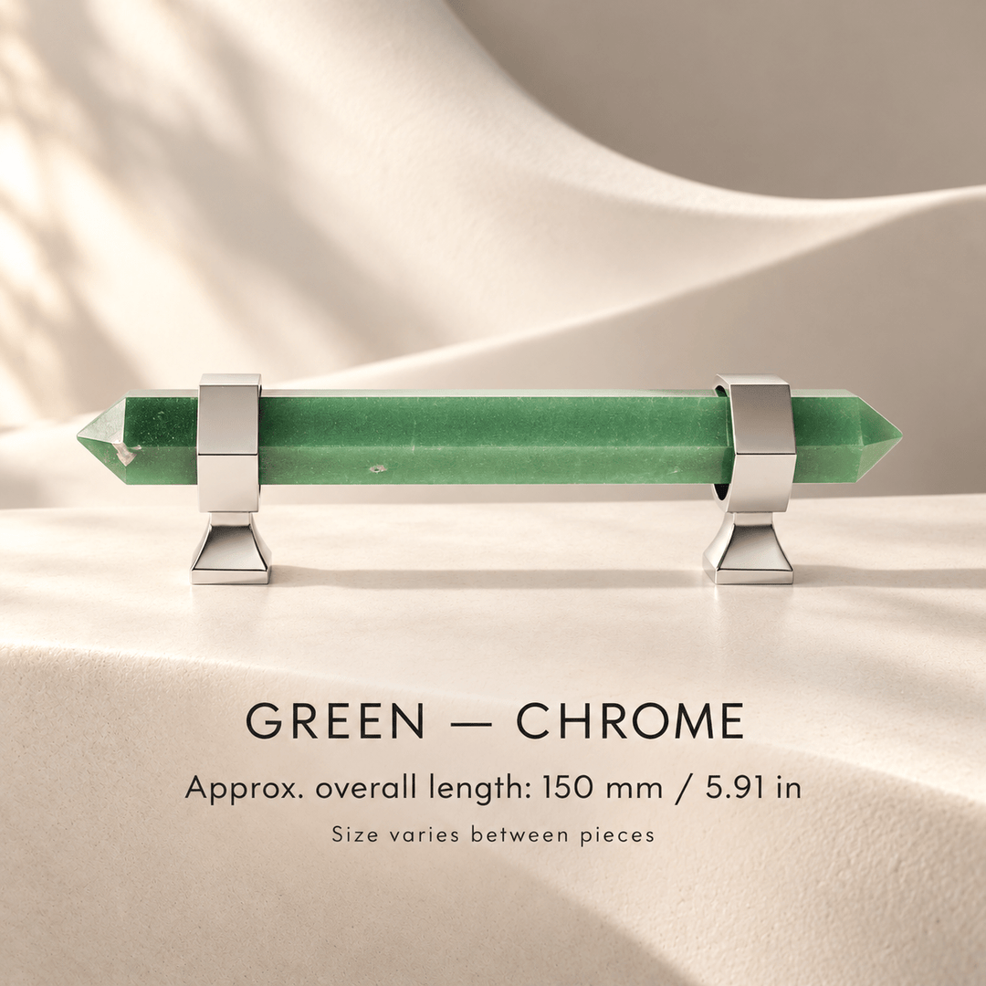 Green crystal cabinet pull with Chrome mounts in ivory studio. Approx. overall length: 150 mm / 5.91 in; Size varies between pieces
