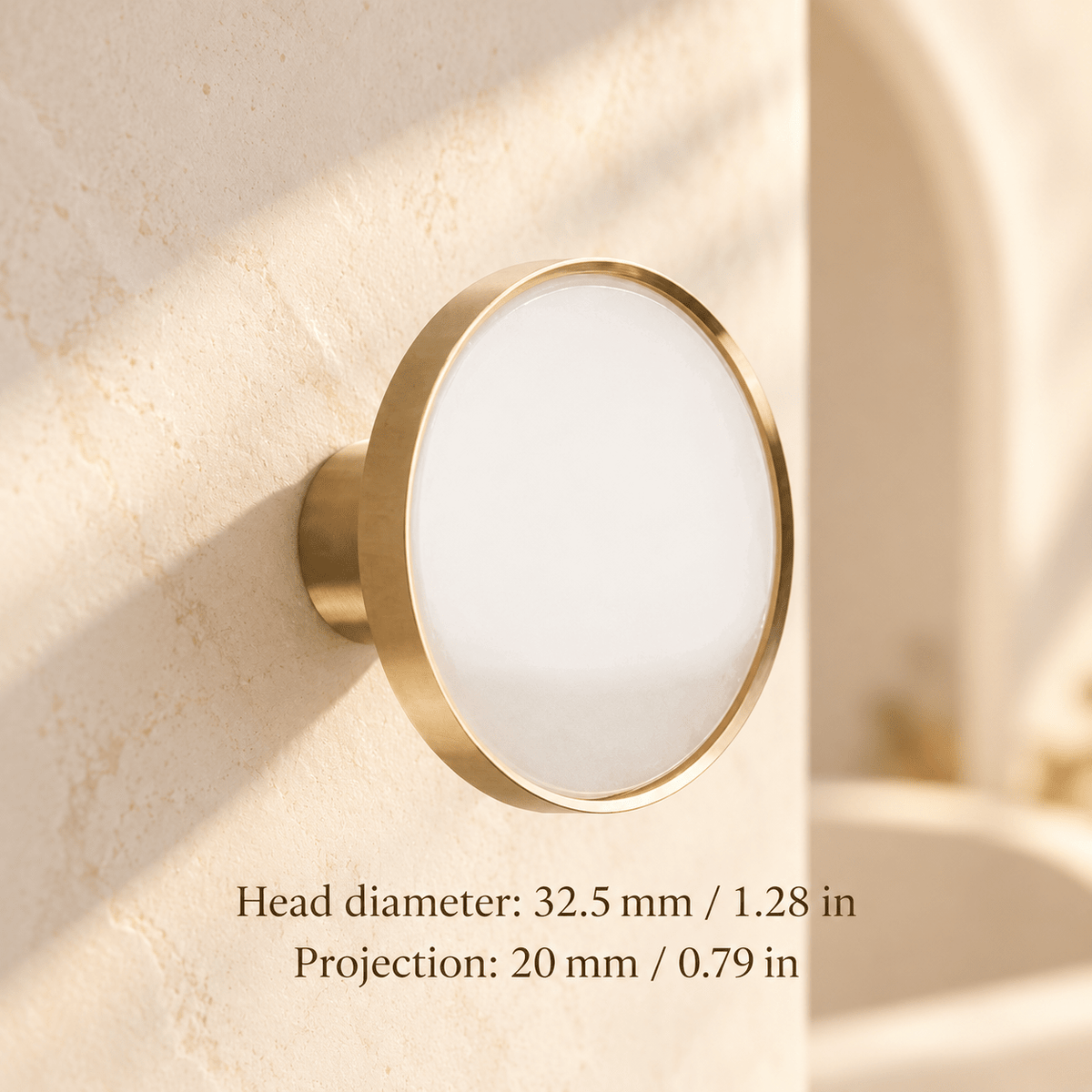 White round knob with gold rim in ivory studio. Head diameter: 32.5 mm / 1.28 in; Projection: 20 mm / 0.79 in