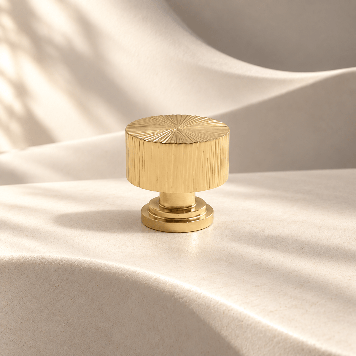 Gold vertical texture 28 mm knob on ivory stone