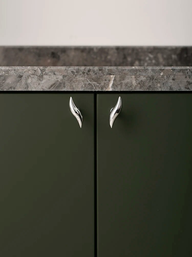 Stylish Horn-Shaped Brass Knobs – 5" Pull Handles for Cabinets