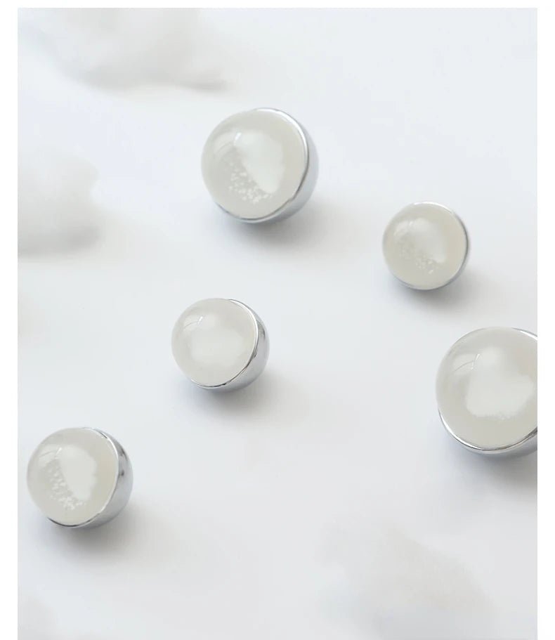 High-Quality Crystal Clear Knobs – Brass Accent for Cabinet Pulls