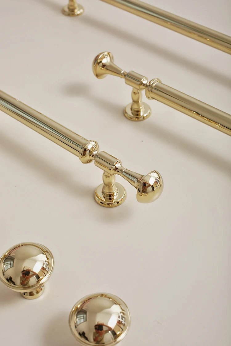 Sleek French Brass Pull Handles – Modern Drawer Design for Cabinets