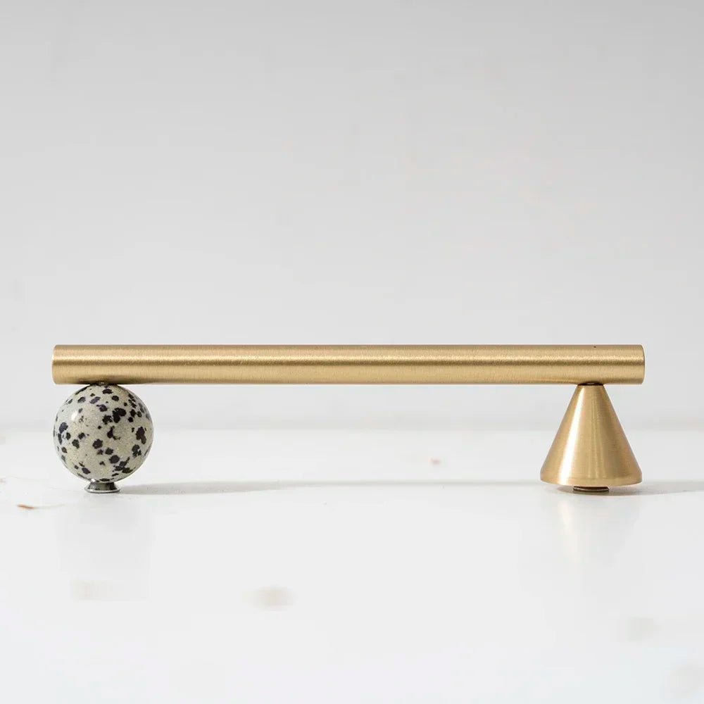 Durable Pink Crystal Knobs – Brass Base Luxury Pull Handles for Cabinets