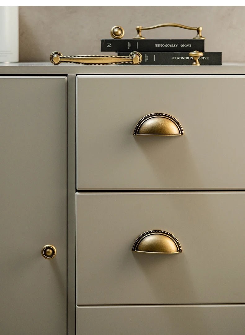 Premium Shell-Shaped Brass Pulls – Vintage Bronze Cabinet Knobs