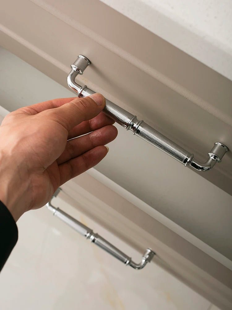 6.3 Inch Brass Pull – Diamond Pattern Knurled Handle