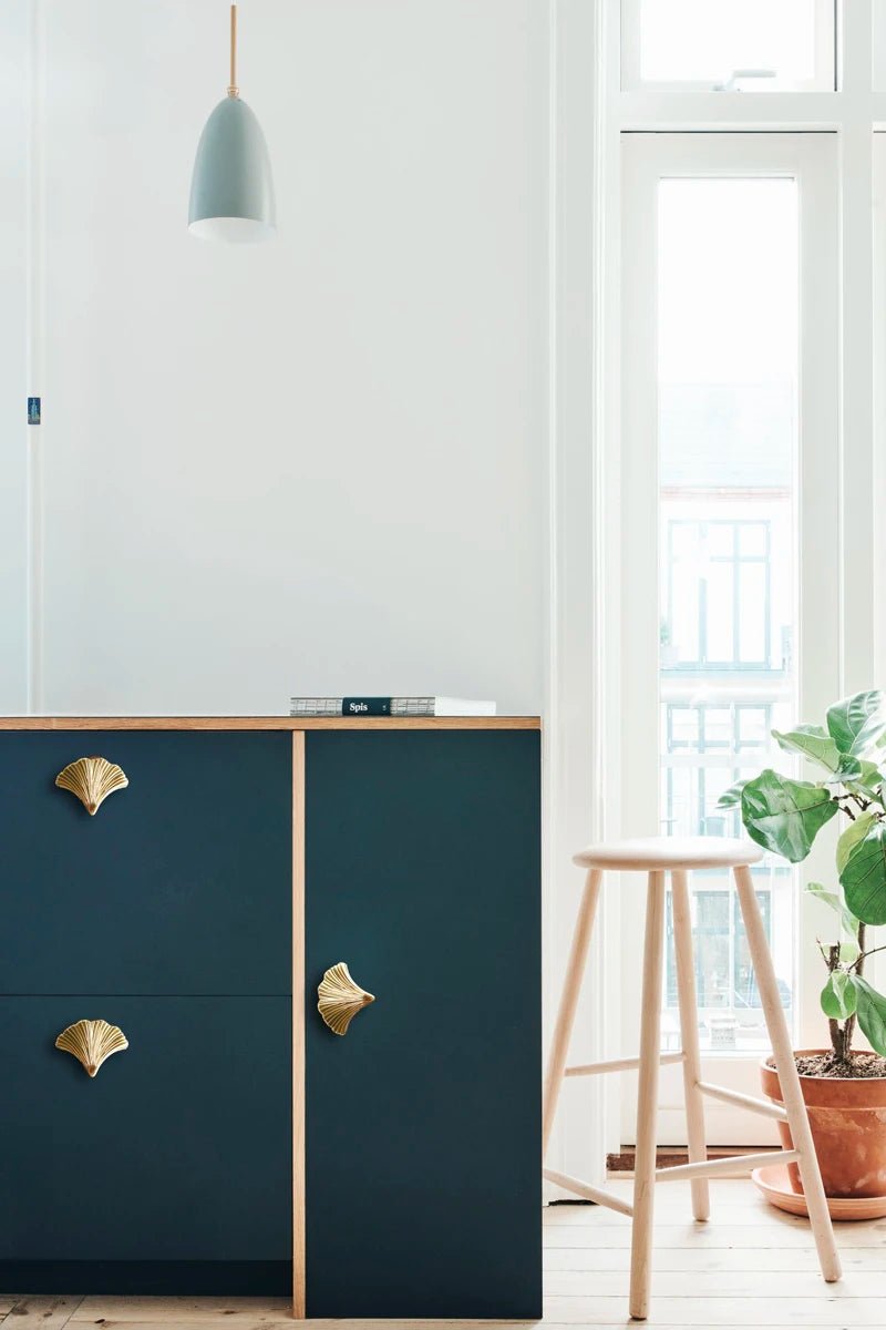 High-Quality Maple Leaf Brass Knobs – Gold Pull Handles for Drawers