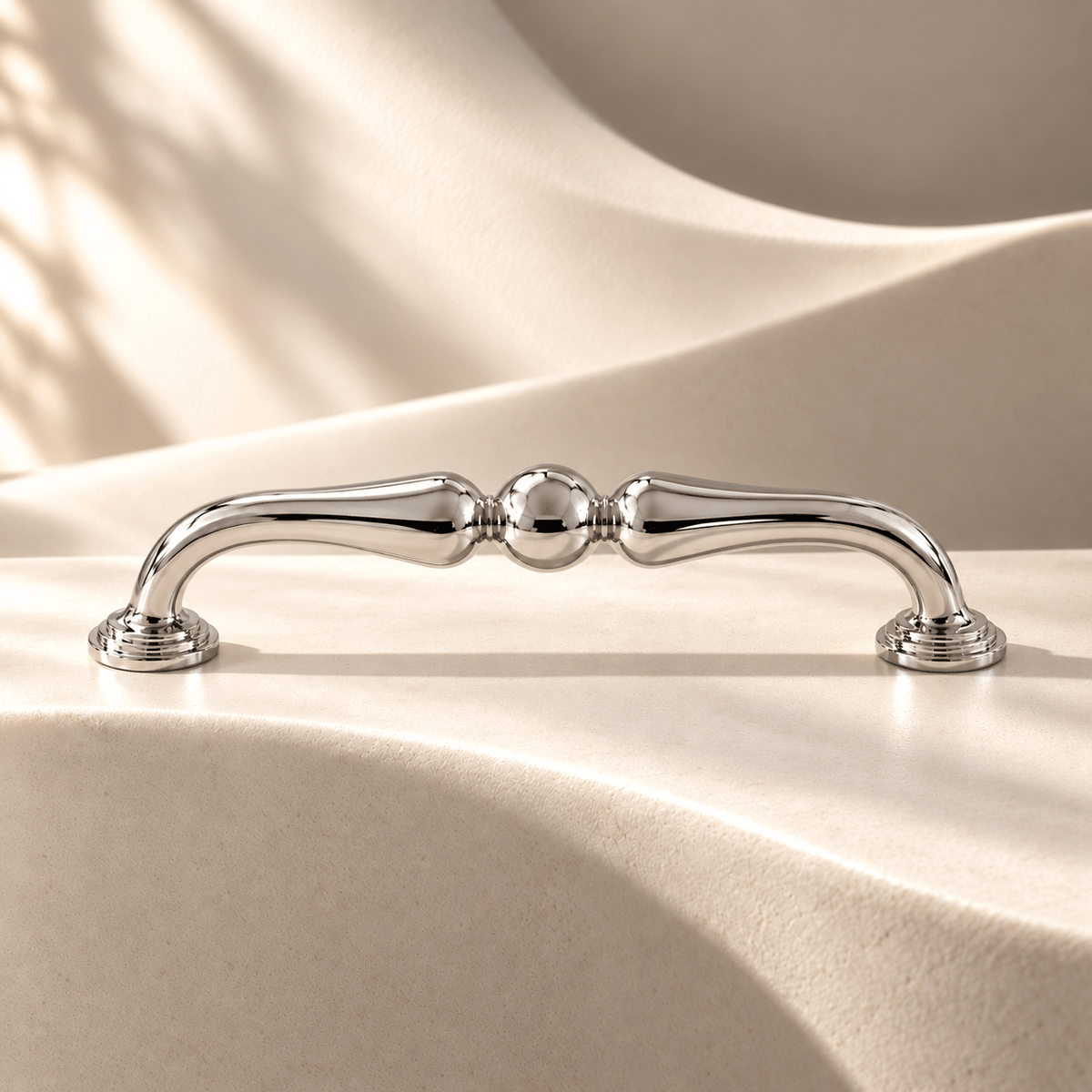 Silver Art Deco pull, 128 mm CTC, warm ivory stone studio