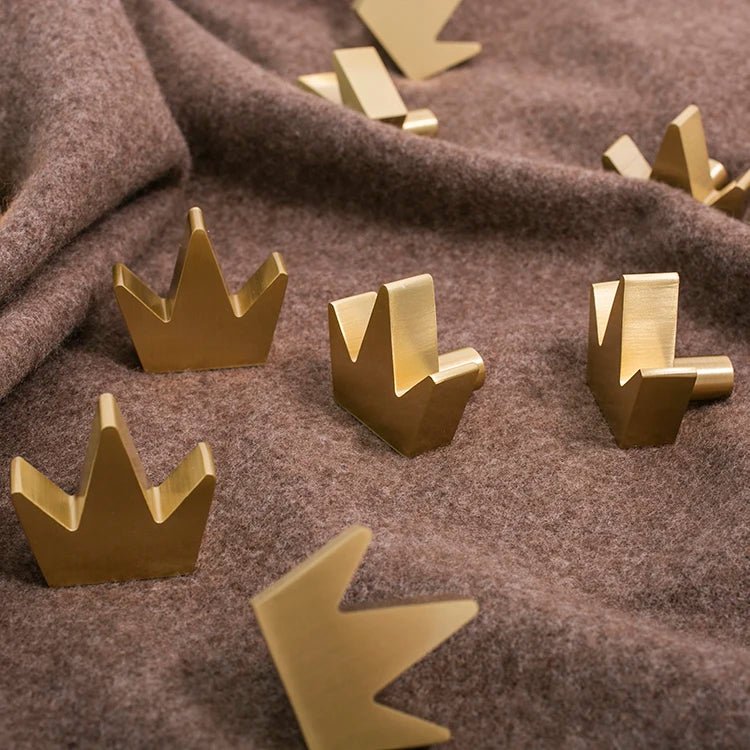 Crown Brass Knobs – Elegant Drawer Pulls for Stylish Cabinet Design