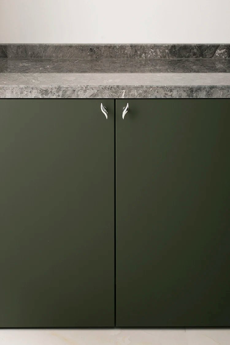 Luxury Horn-Shaped Brass Knobs – 5" Pull Handles for Modern Drawers