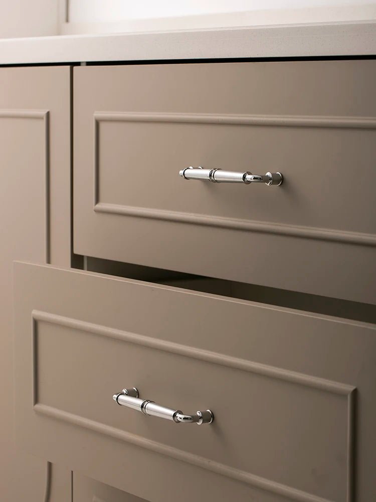 Elegant Diamond-Cut Brass Pull – Modern T-Bar Design