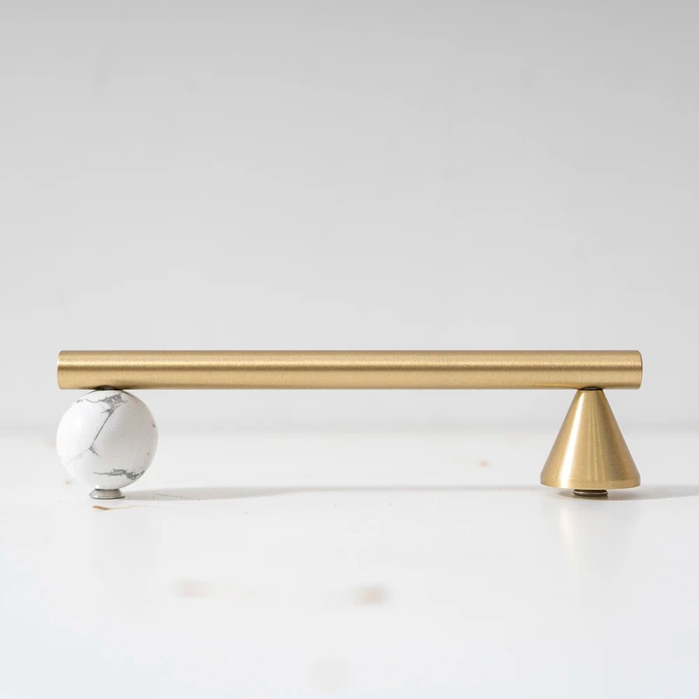 Elegant Crystal Knob - Brass Pull for Cupboards