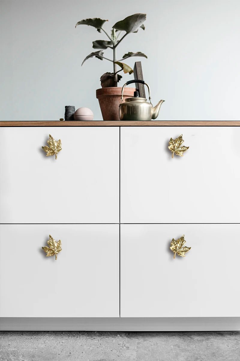 Elegant Maple Leaf Brass Knobs – Gold Pulls for Cabinets