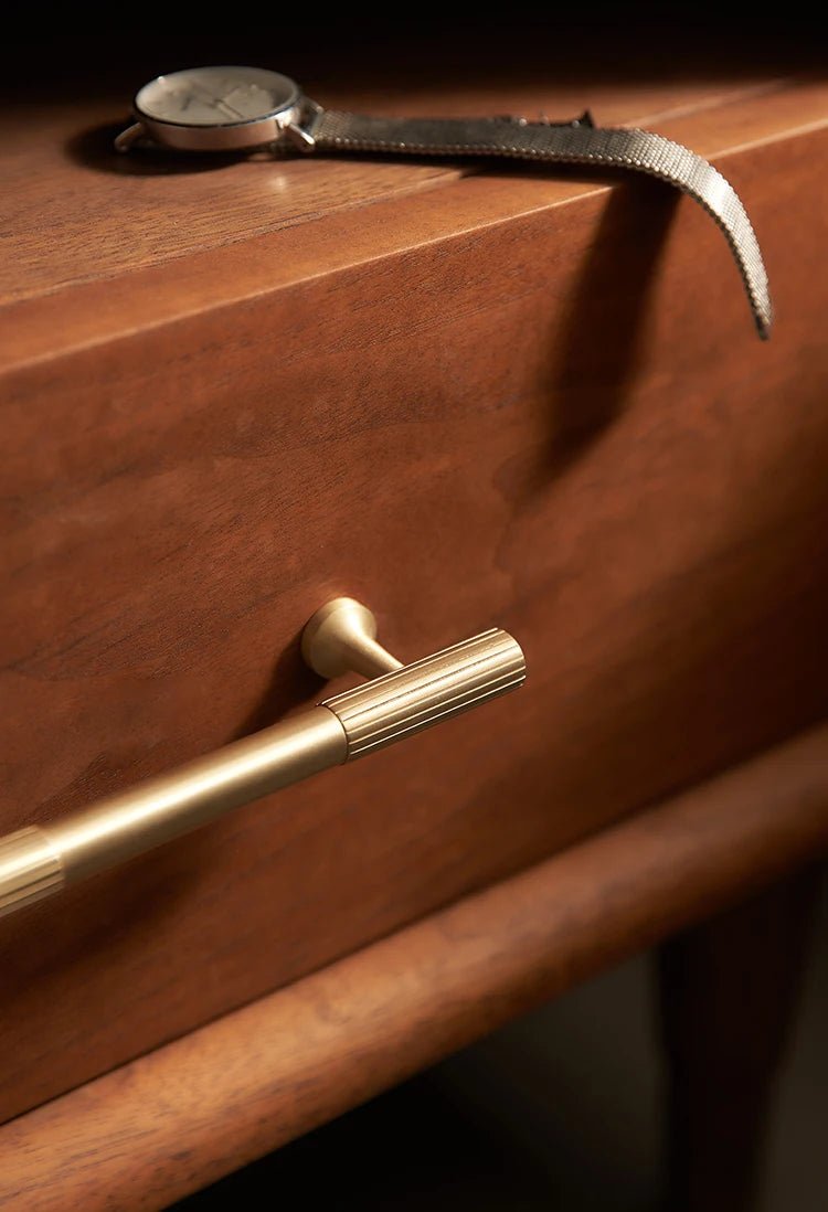 High-Quality Vertical Line Brass Pulls for Modern Furniture