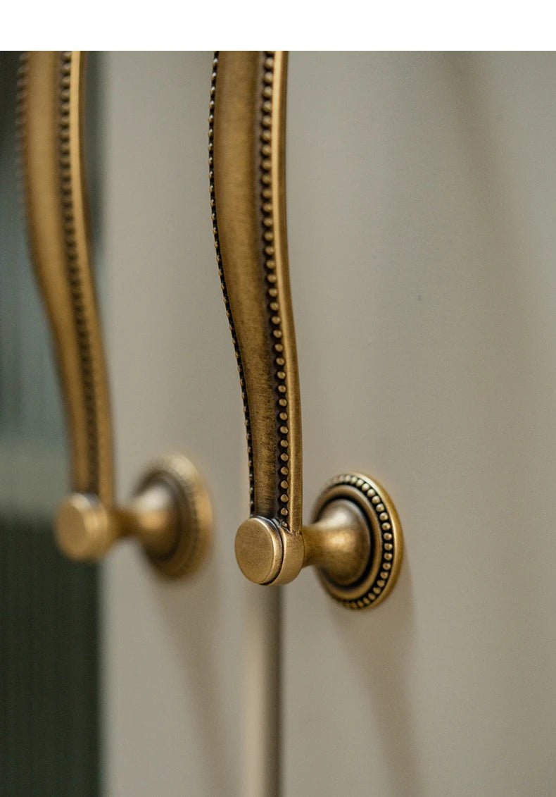Vintage Bronze Brass Knobs – Shell-Shaped Pulls for Cabinets