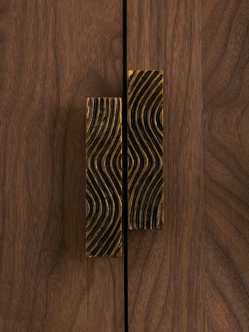 Elegant Vintage Line Brass Pulls for Kitchen Cupboard Drawers