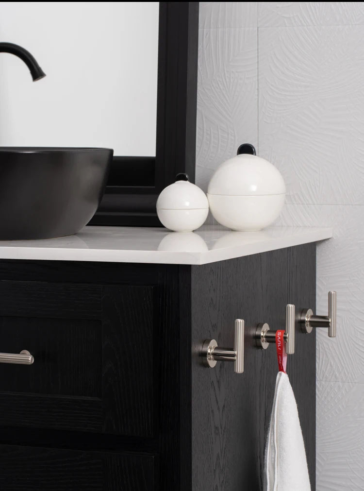 Elegant British Style Wall Mounted Towel Rack – Gold/Silver/Black